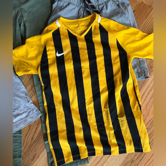 $18 Kids bundle size 10-12 (L) Nike, oldnavy and etc. - Picture 5 of 6